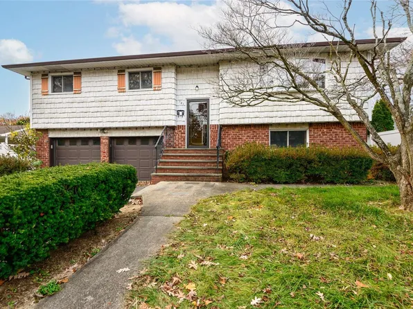 121 N Herman Avenue, Bethpage, NY 11714