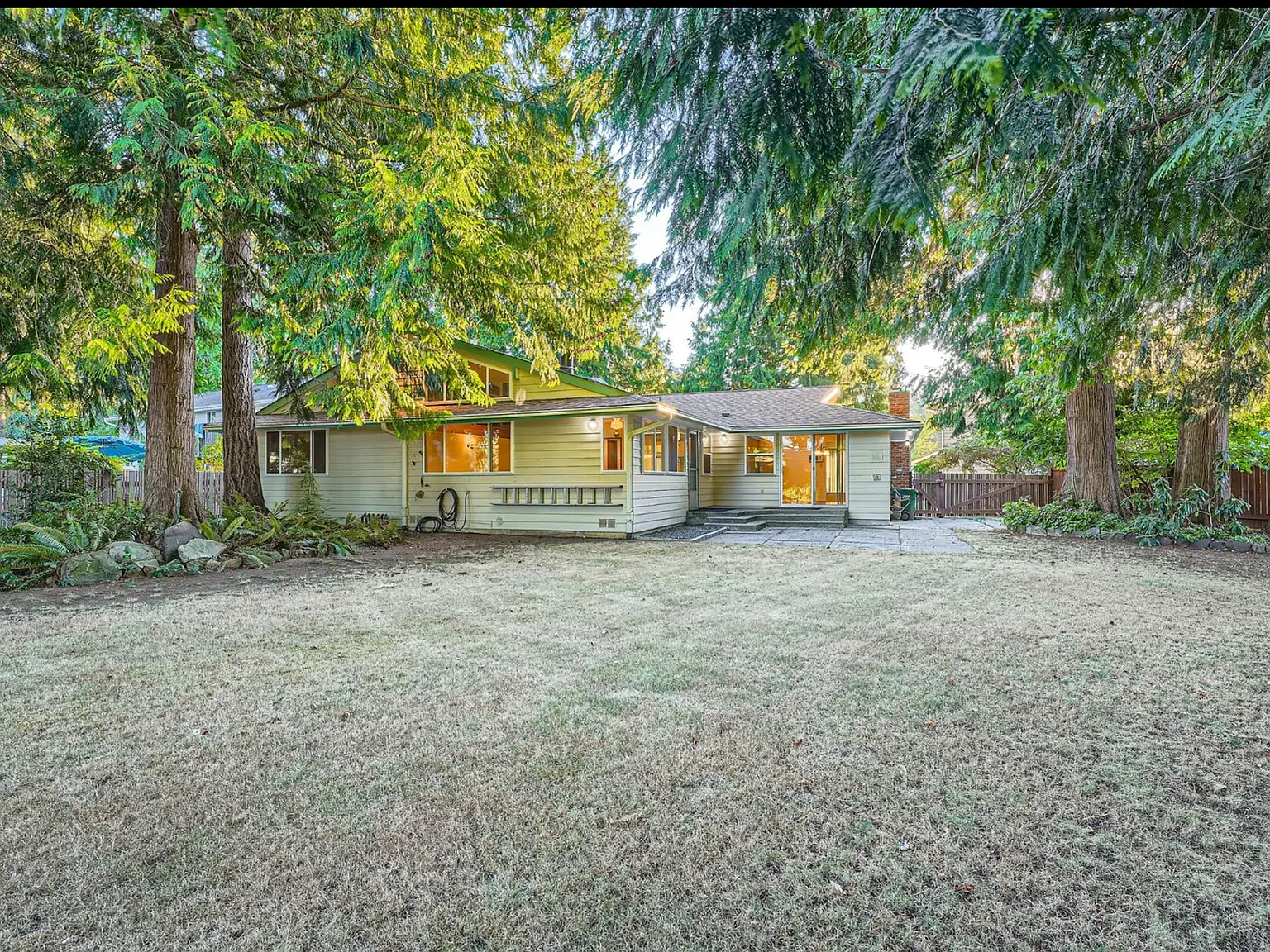 Strattford Ct, Kent — Photo 1