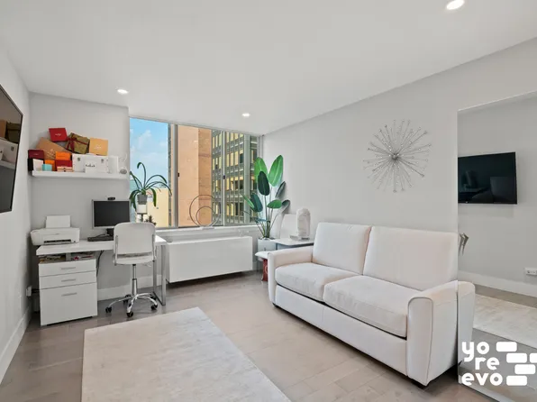 236 East 47th Street image 6 of 11