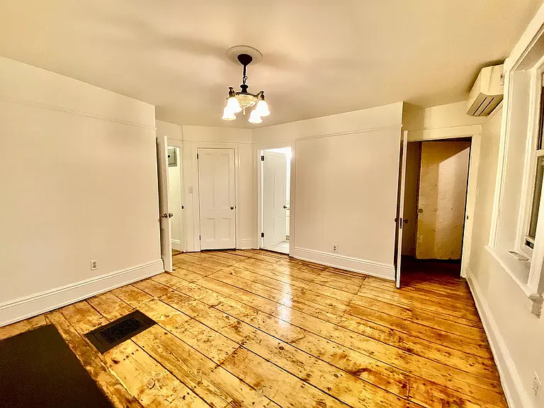 119 Gates Ave #1 — Photo 5