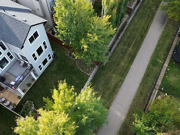 3rd image of 14 W Westmount Way