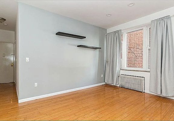 3rd image of 3024 23rd St #1R