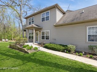 2831 Granite Ct, Crystal Lake, IL 60012