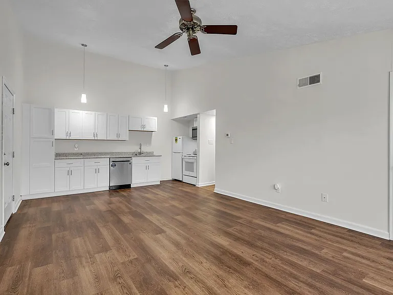 133 Hampton Club Dr #3 — Photo 2
