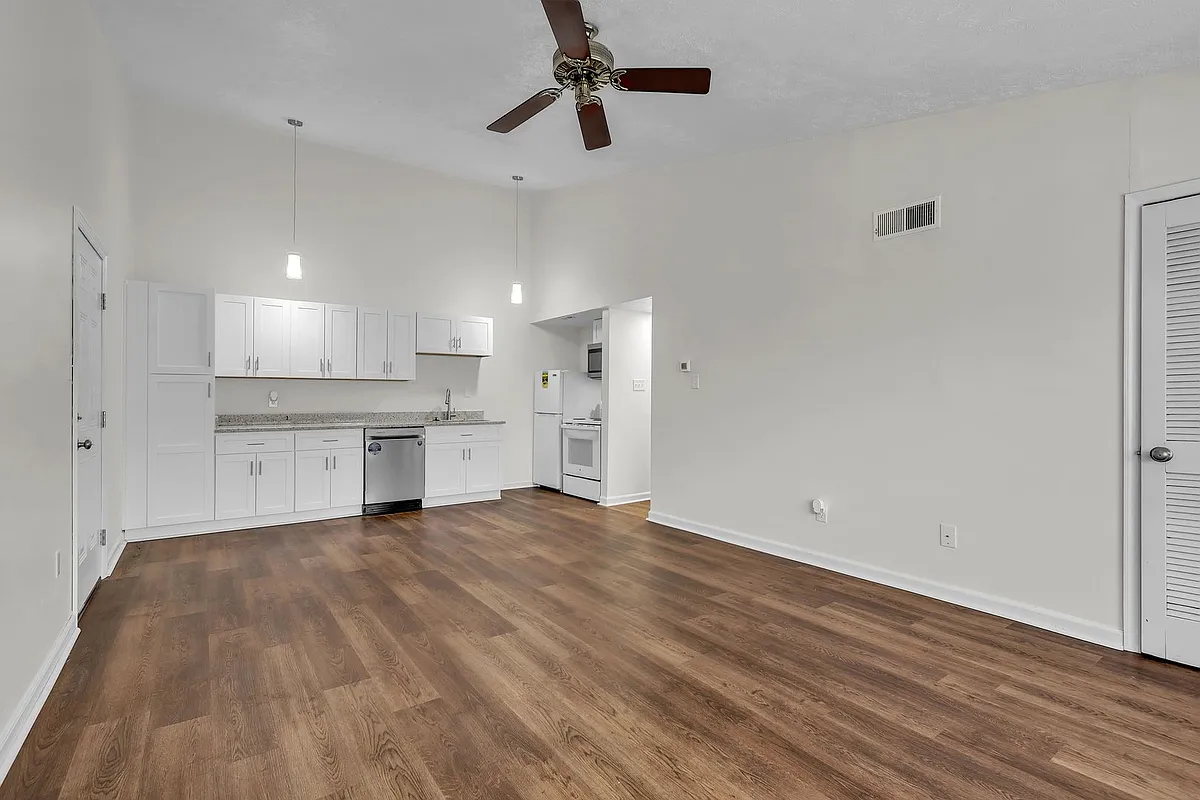 Building Photo - 133 Hampton Club Dr #3