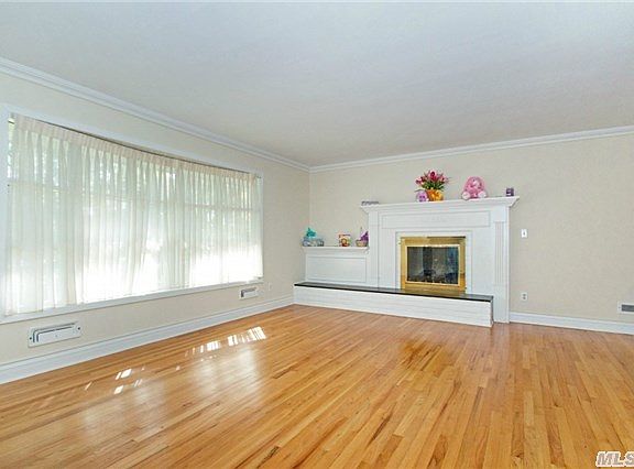 3rd image of 15 Birchwood Dr