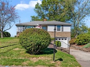 9201 Cromwell Dr, Pittsburgh, PA