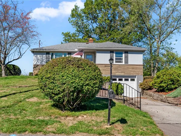 9201 Cromwell Dr, Pittsburgh, PA 15237