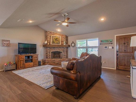 3rd image of 8612 N Farm Road 179