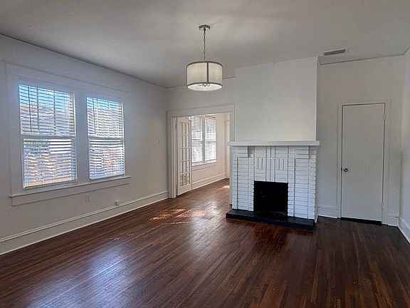 4th image of 2052 Dauphin St #B