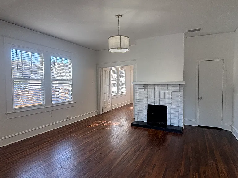 2052 Dauphin St #B — Photo 4