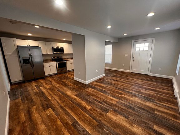 4th image of 137 S Main St #3B