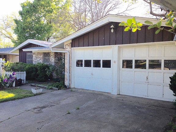 2nd image of 1814 Foxcrost Ln