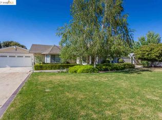 24 W Cypress Pl, Oakley, CA 94561