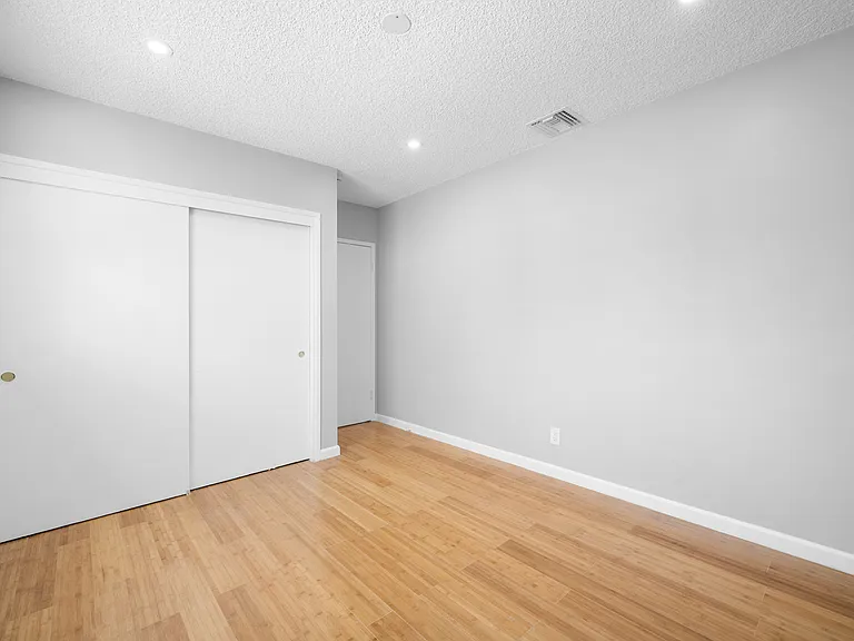 351 Salem St #7 — Photo 15