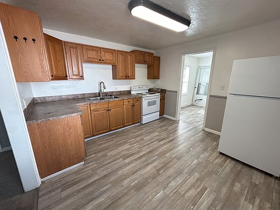 2nd image of 350 2nd St