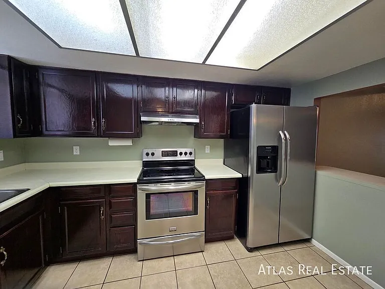 4540 W Maryland Ave — Photo 2