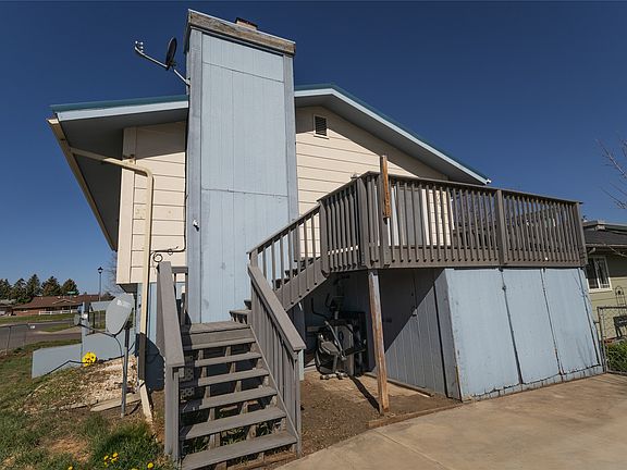 5th image of 401 Columbine Ct