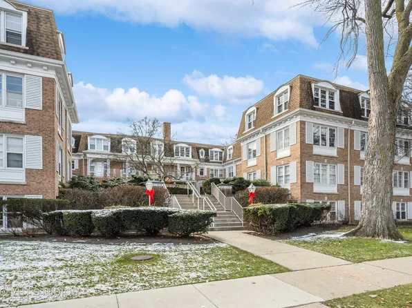 2238 Central St APT 3, Evanston, IL 60201