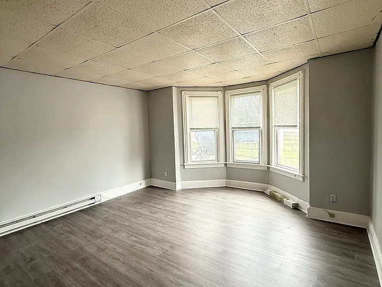 48 W Union Blvd #B — Photo 11