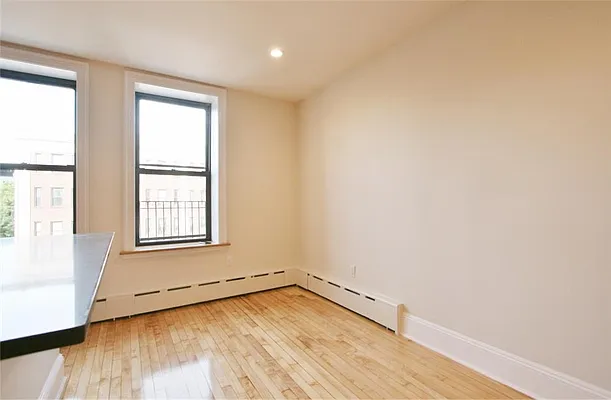 Rented by R New York | media 42