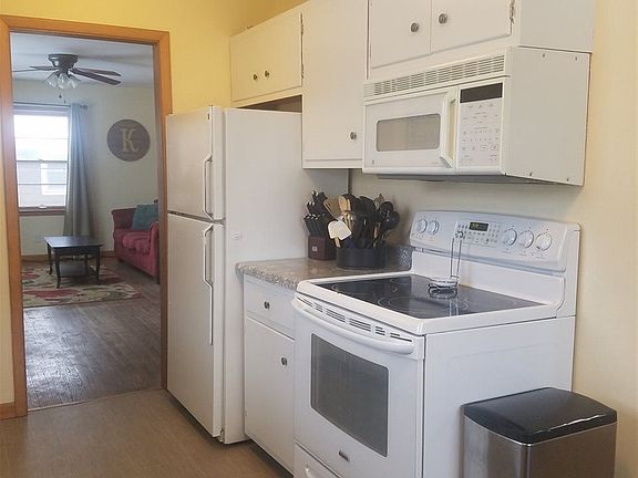 3rd image of 1205 University Ave W