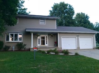 869 E 4th St, Aviston, IL 62216