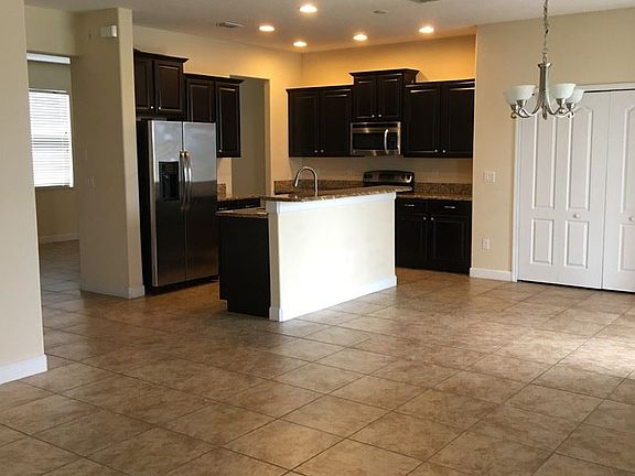 4th image of 1846 Thetford Cir