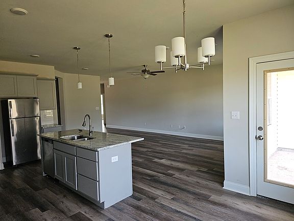 4th image of 17179 Cherokee Trce