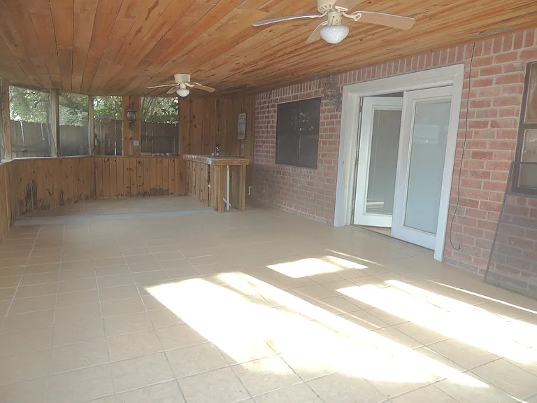 2187 Glenwood Dr — Photo 10