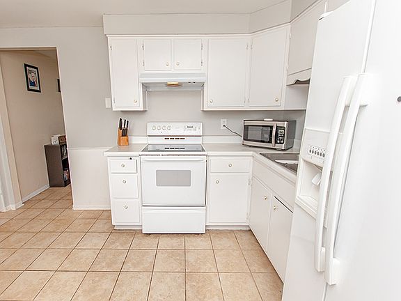 4th image of 2424 Berkley Ave