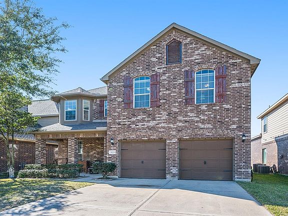 2 Car Garage! Beautiful Shutters!