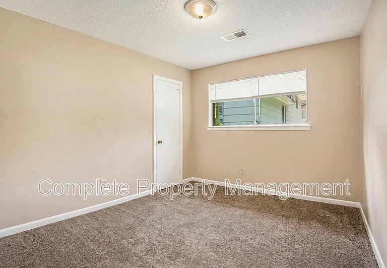 3400 Walnut Ave SW — Photo 8