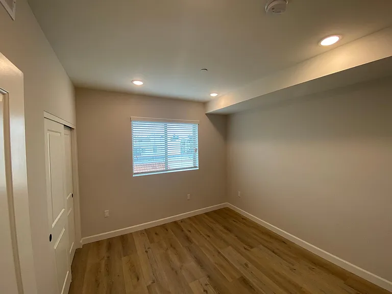 11168 Morrison St — Photo 42