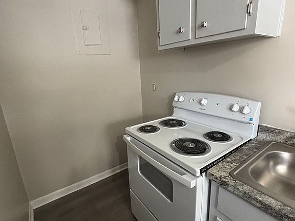 5th image of 128 Gause St #Ii-18