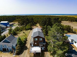 905 Ocean Beach Blvd N, Long Beach, WA