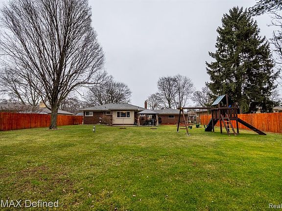 4th image of 44757 Morang Dr