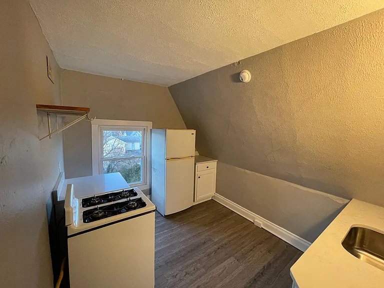 552 Hill St #3 — Photo 7