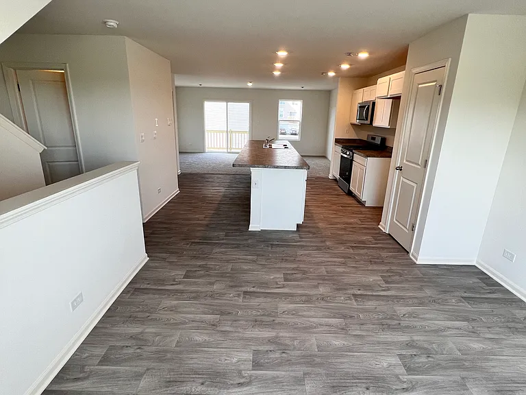 2491 Bella Dr — Photo 6