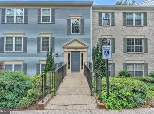 7743 Inversham Dr APT 197, Falls Church, VA 22042