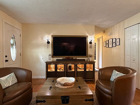4th image of 16826 NE 107th St