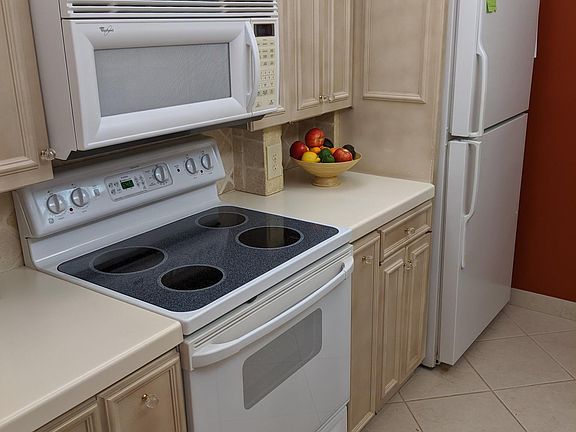3rd image of 555 Park Shore Dr APT 103