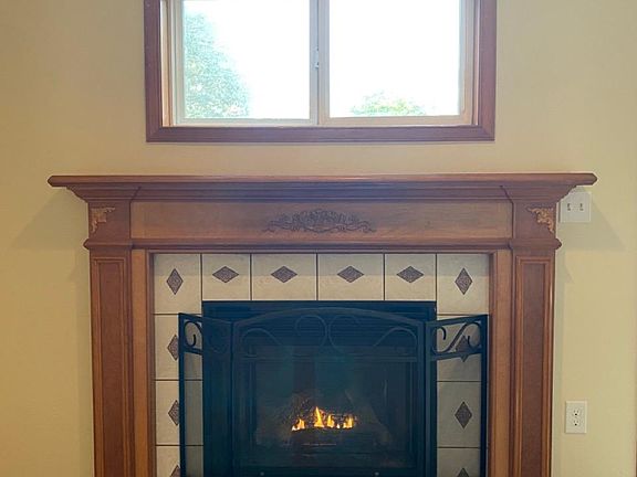 5th image of 8953 Gravelly Lake Dr SW #B