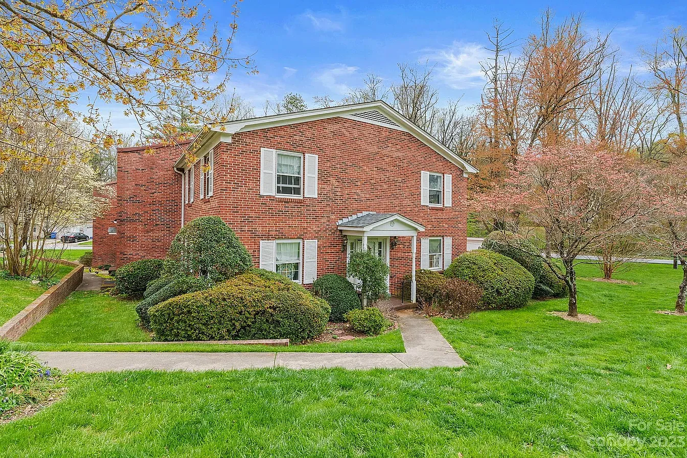 3 bed, 2.5 bath, $2,595 — Photo 1