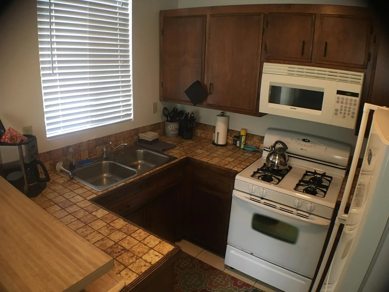 457 Islay St — Photo 3