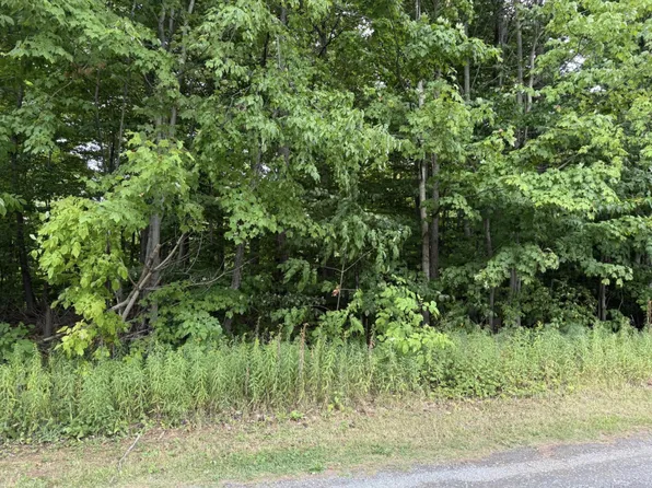 48 Pinewood Dr, Altona, NY 12910