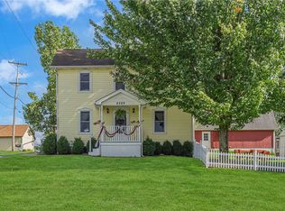 6269 Tuscarawas Rd, Industry, PA 15052