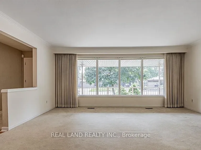 274 Timothy Ct #UPPER — Photo 7