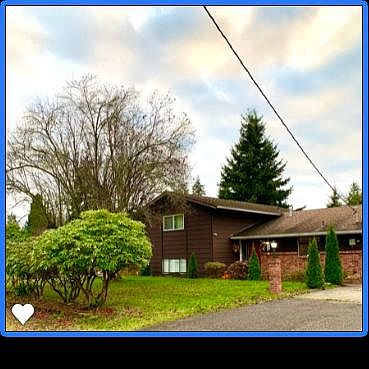 Your entrance is on the left side of the house, this home is centrally located in Marysville