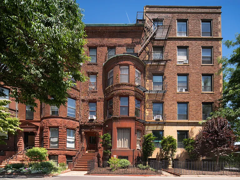 7 Bay State Rd #2C — Photo 1